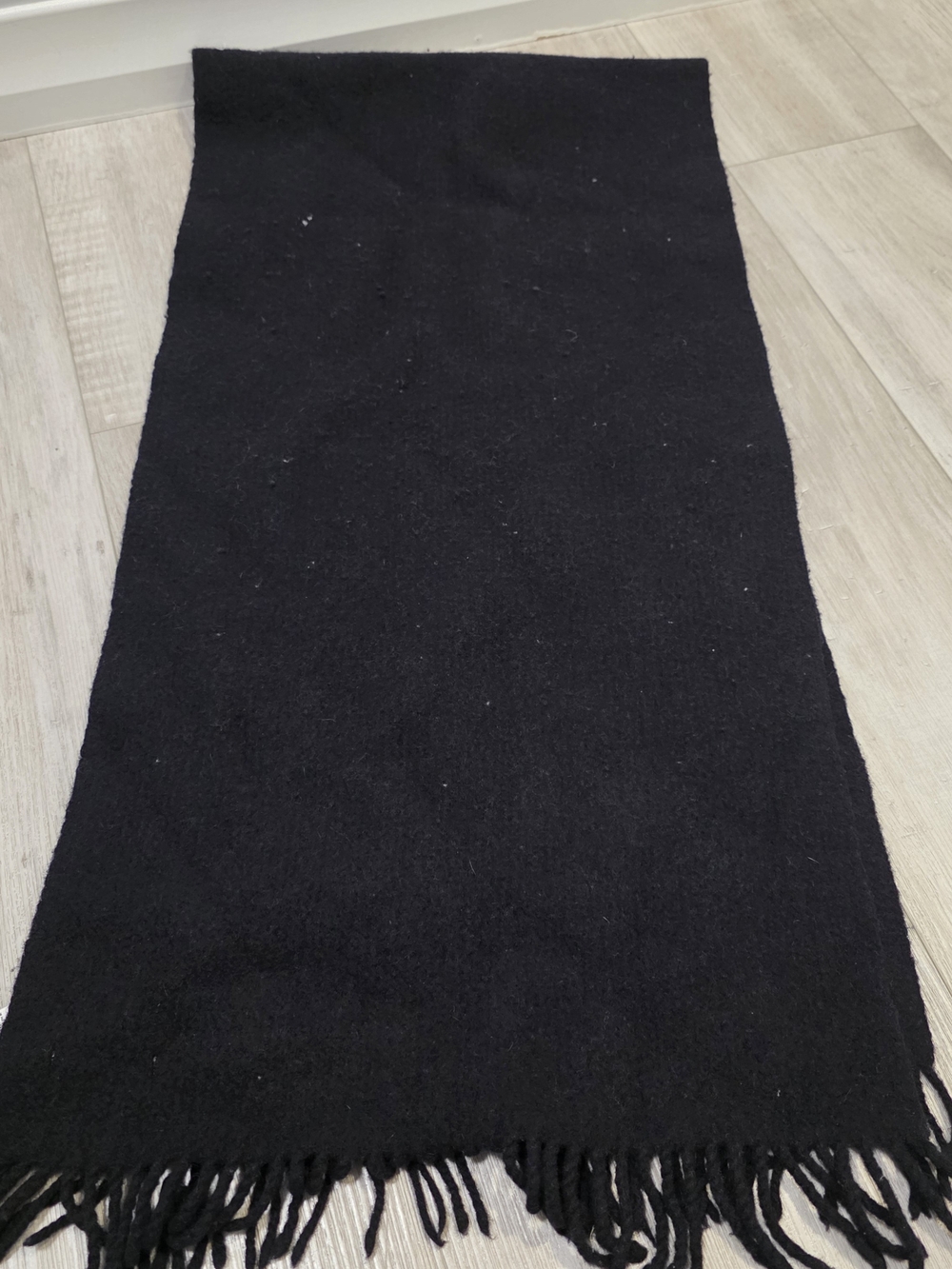 Vent Vidi Vici Black Wool Blend Fringe Scarf Made in Italy NWT